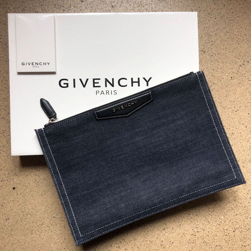 GIVENCHY Clutch / Pouch
