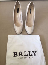 helle Lack Pumps von BALLY