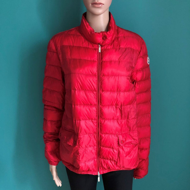 rote MONCLER Daunenjacke