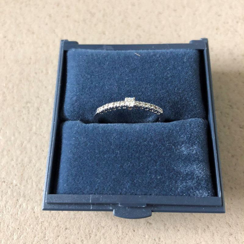 Fingerring aus 750 / 18 Karat Weissgold