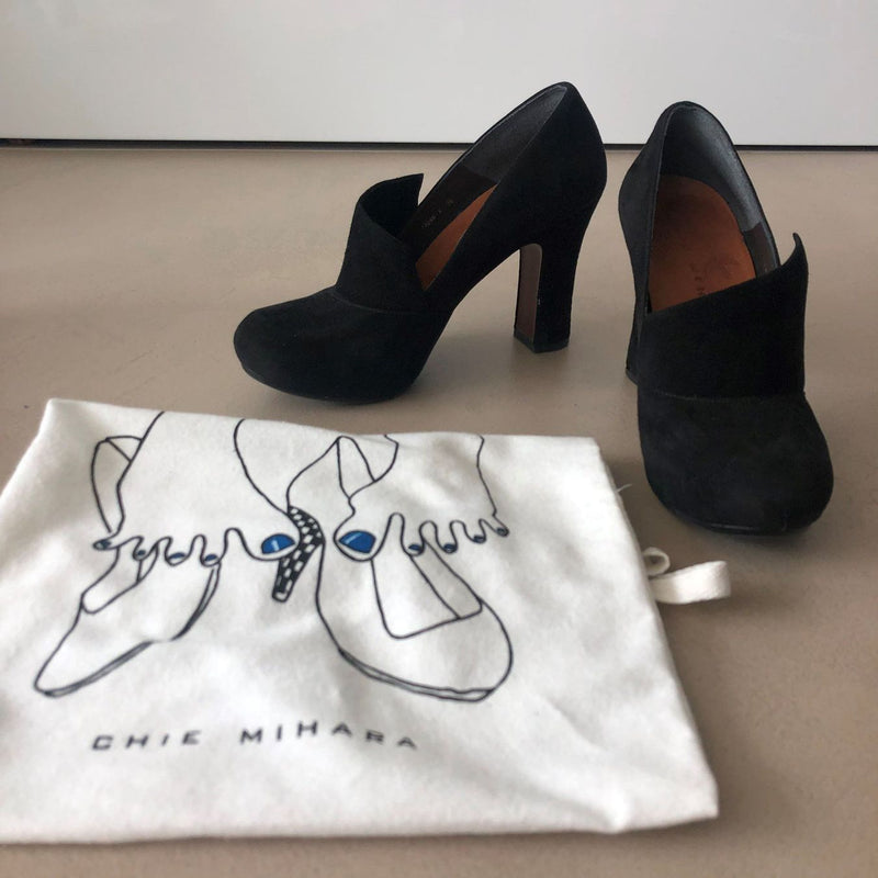 CHIE MIHARA Velours Leder Pumps