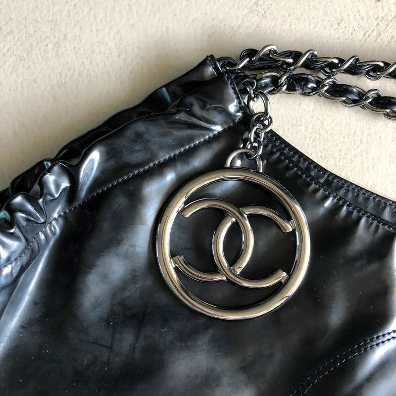 CHANEL Coco Cabas Lackleder Shopper