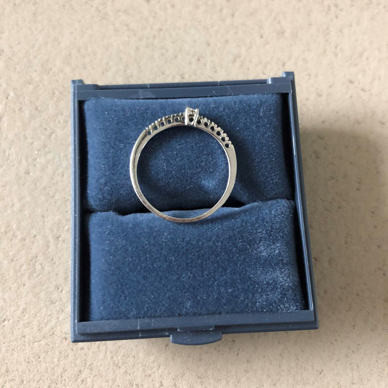Fingerring aus 750 / 18 Karat Weissgold
