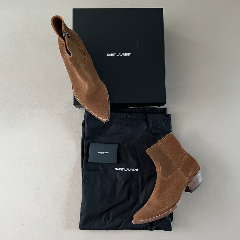 ungetragene SAINT LAURENT Stiefeletten