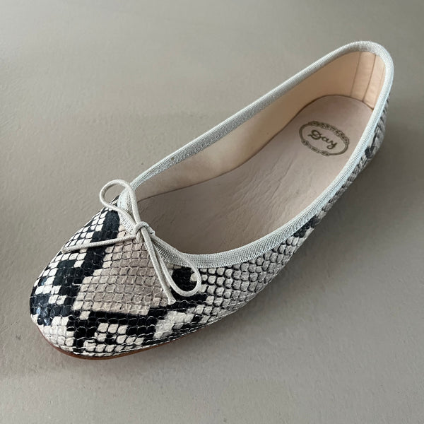 ungetragene DAY Ballerinas