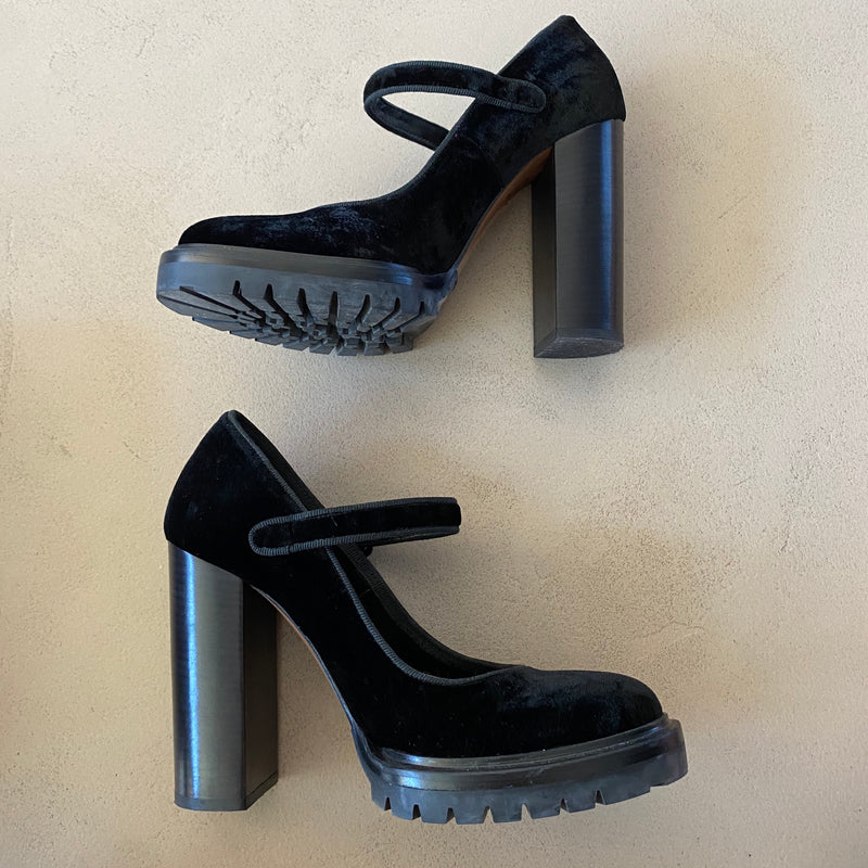 ungetragene ETRO Velvet Pumps
