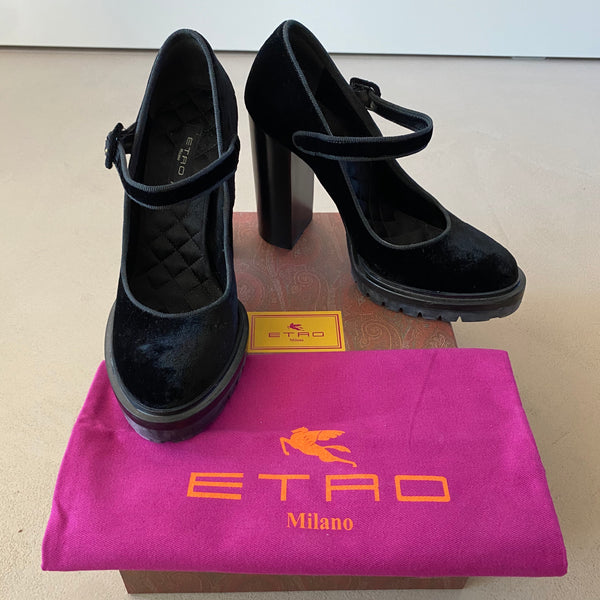 ungetragene ETRO Velvet Pumps