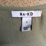 NA-KD Kleid
