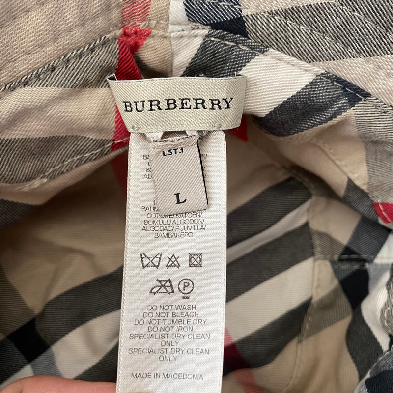 BURBERRY Hut