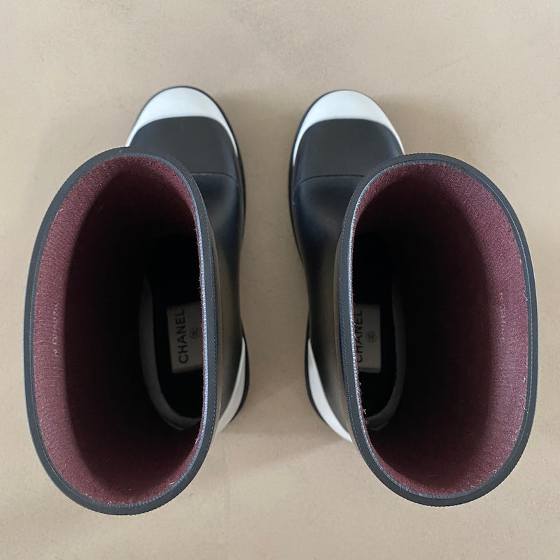 CHANEL Regenstiefel