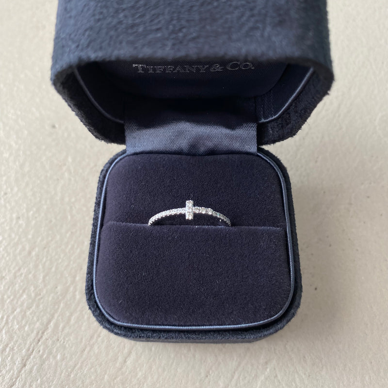 neuwertiger TIFFANY T Weissgold Ring mit Diamanten