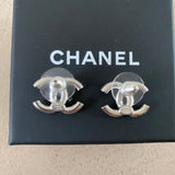 neu & ungetragene CHANEL CC Ohrringe