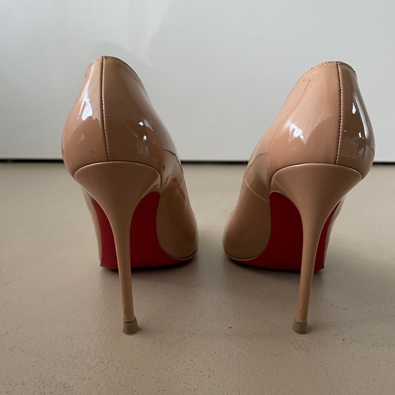 CHRISTIAN LOUBOUTIN Lackleder Pumps
