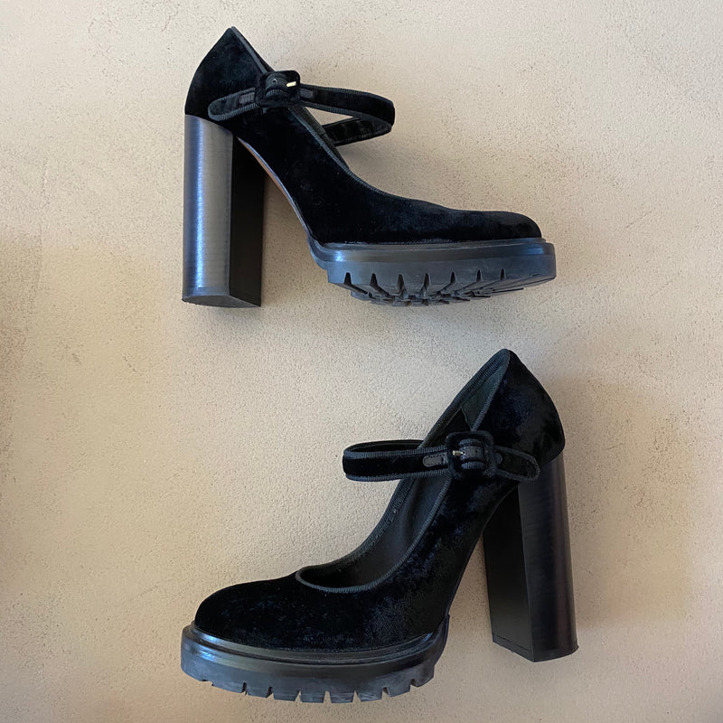 ungetragene ETRO Velvet Pumps