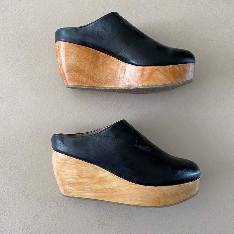 SYDNEY BROWN Clogs