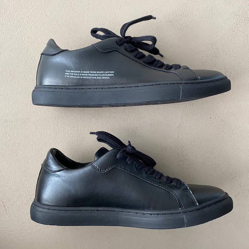 neuwertige THE PANGAIA Sneakers