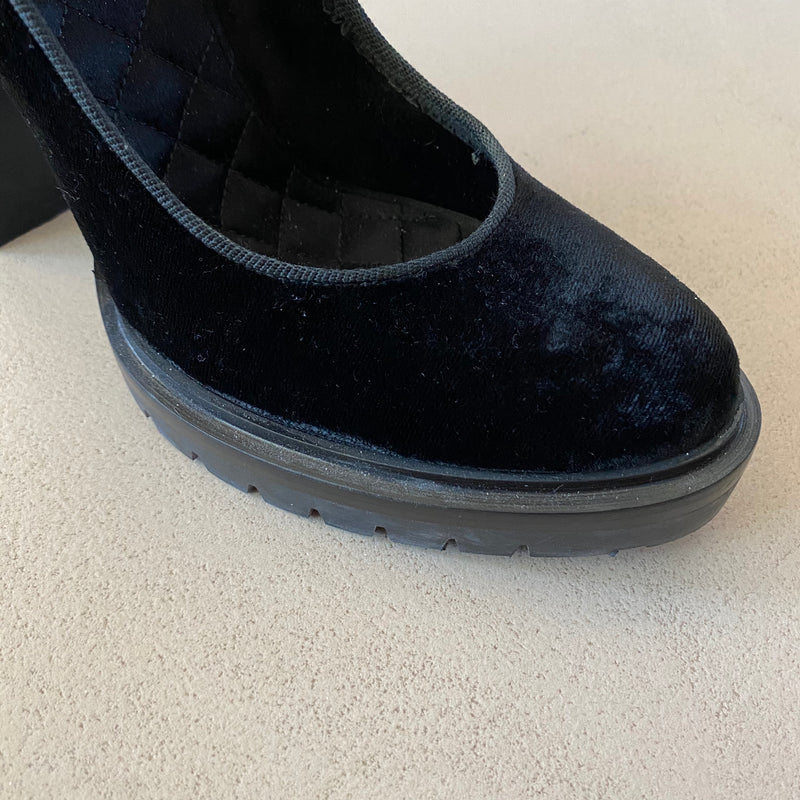 ungetragene ETRO Velvet Pumps