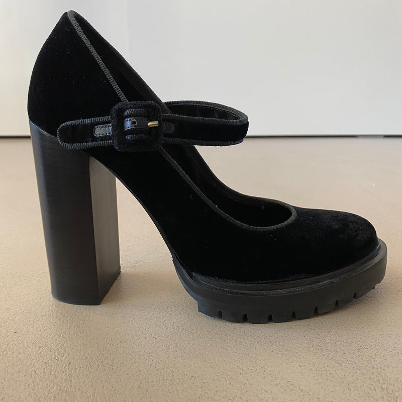 ungetragene ETRO Velvet Pumps