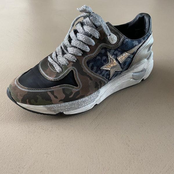 GOLDEN GOOSE Sneakers