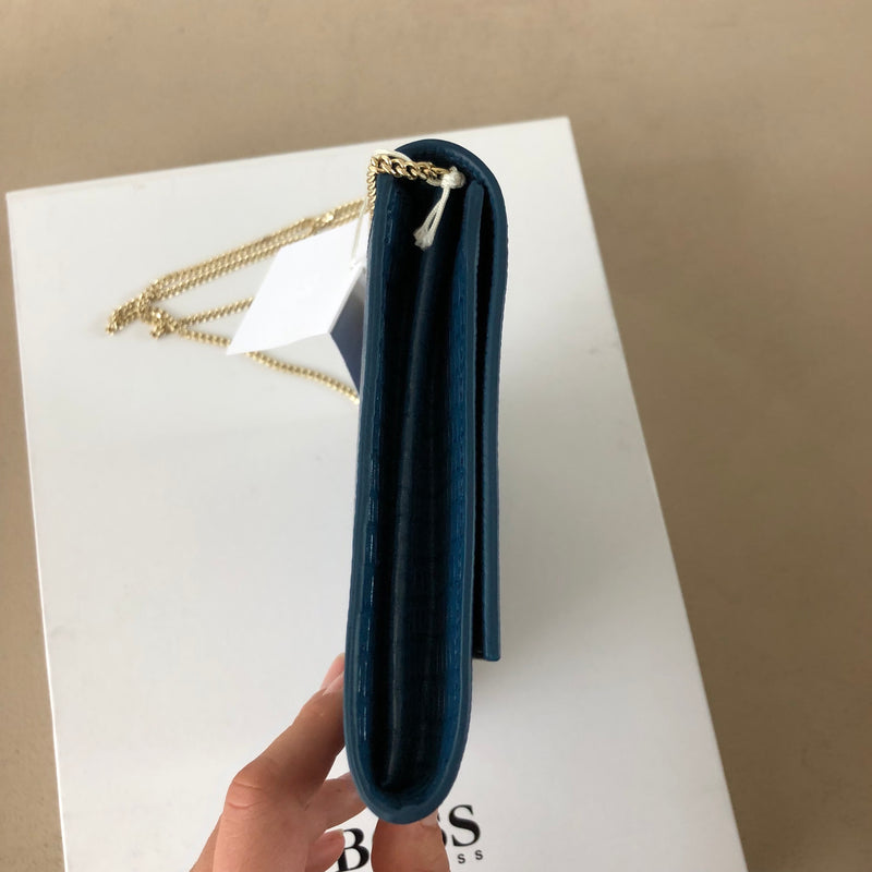 ungetragene HUGO BOSS Clutch