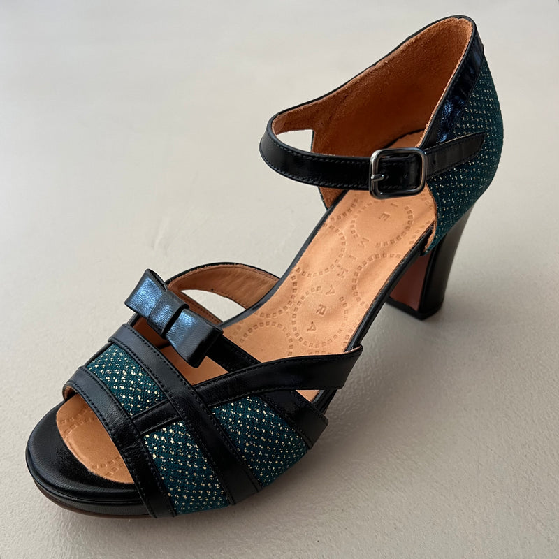 neuwertige CHIE MIHARA Sandalen