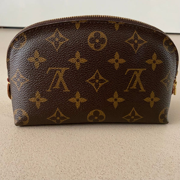 LOUIS VUITTON Monogram Pochette Cosmétique