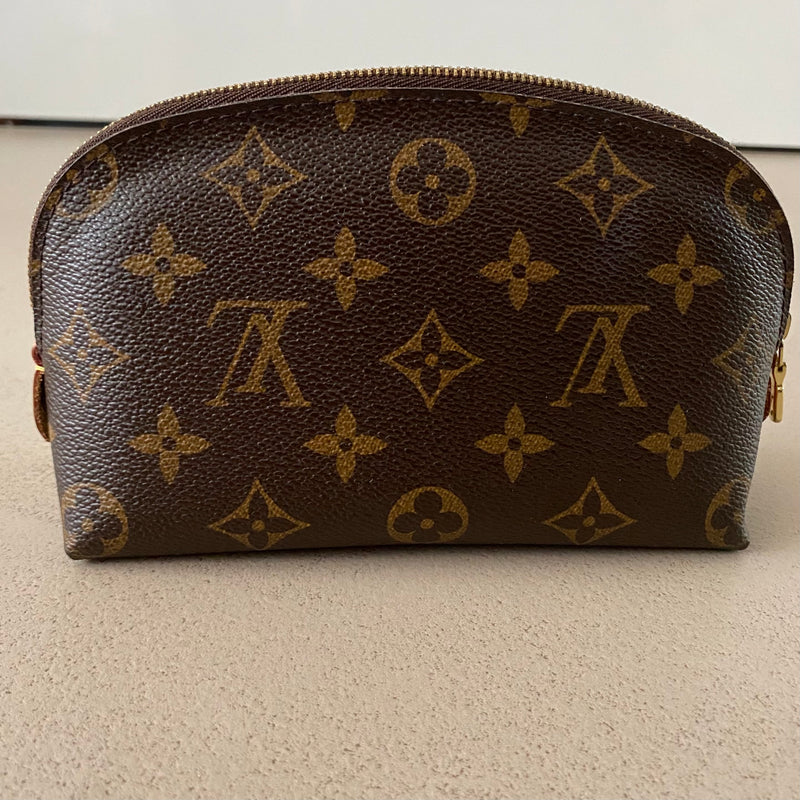 LOUIS VUITTON Monogram Pochette Cosmétique