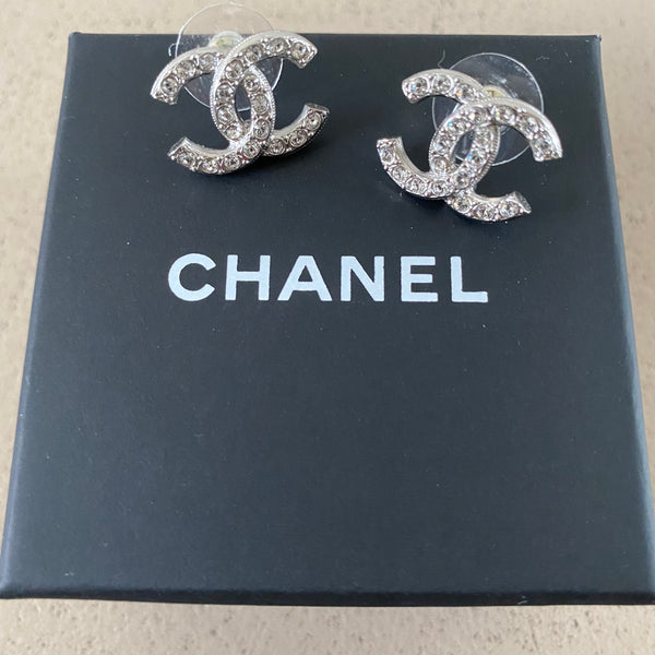 neu & ungetragene CHANEL CC Ohrringe