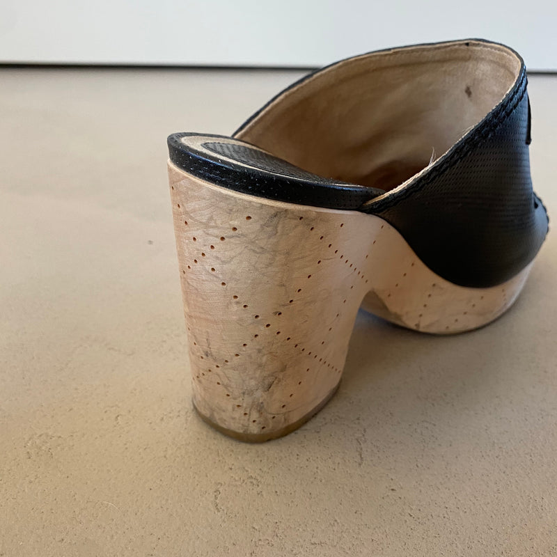 CHANEL Clogs