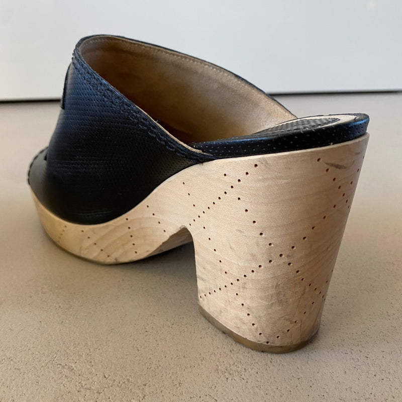 CHANEL Clogs
