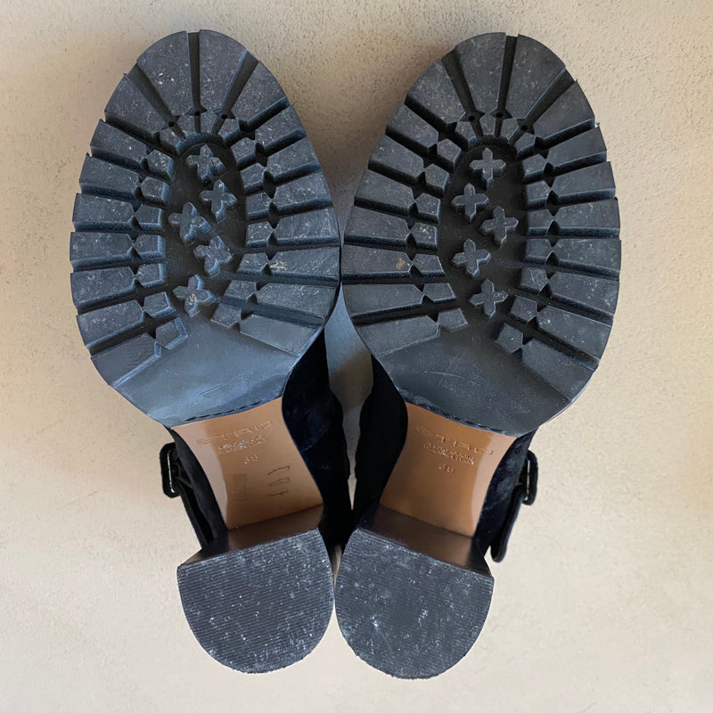 ungetragene ETRO Velvet Pumps