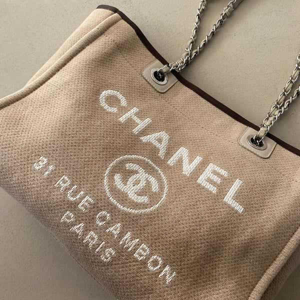 CHANEL Deauville Medium Shopper