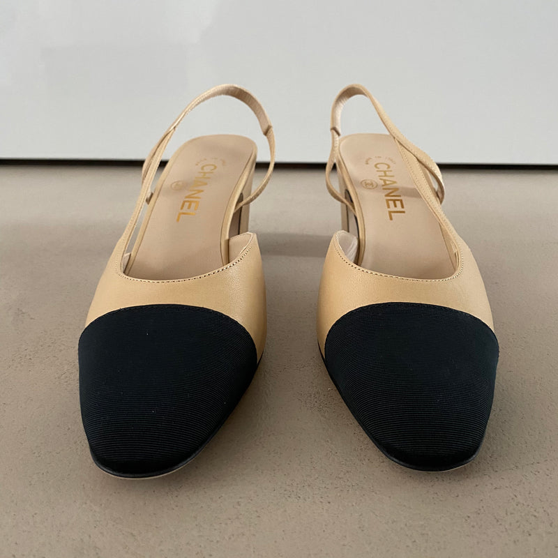 ungetragene CHANEL Slingpumps