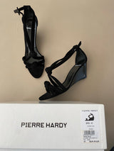 ungetragene PIERRE HARDY Keilsandalen