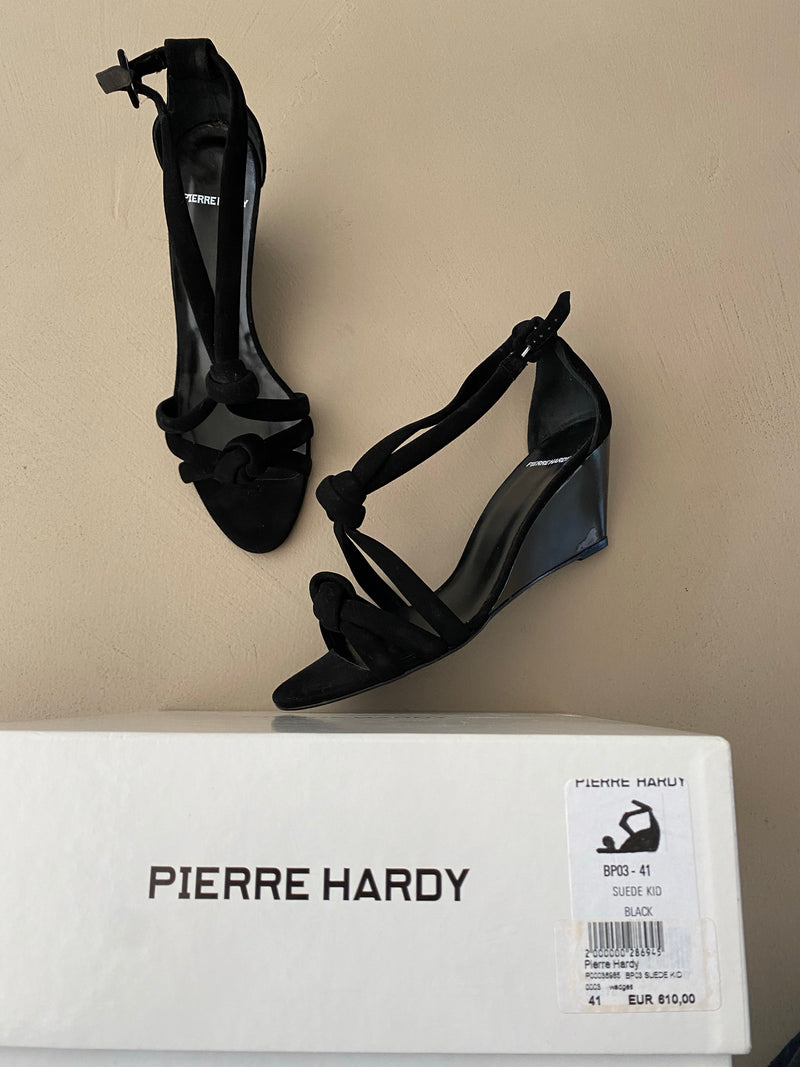 ungetragene PIERRE HARDY Keilsandalen